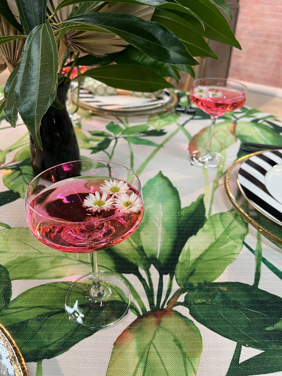tropical themed table design