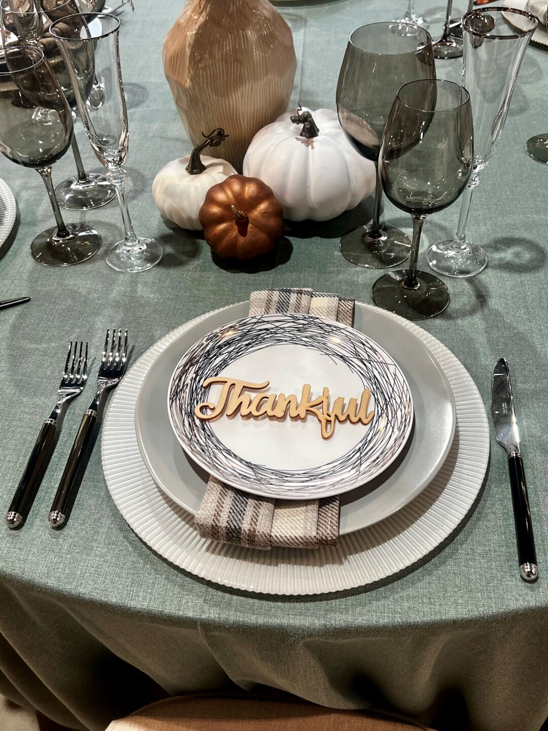 thanksgiving tablesetting example